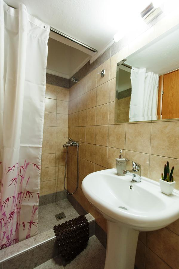 Karolou Ntil Luxury Apartment